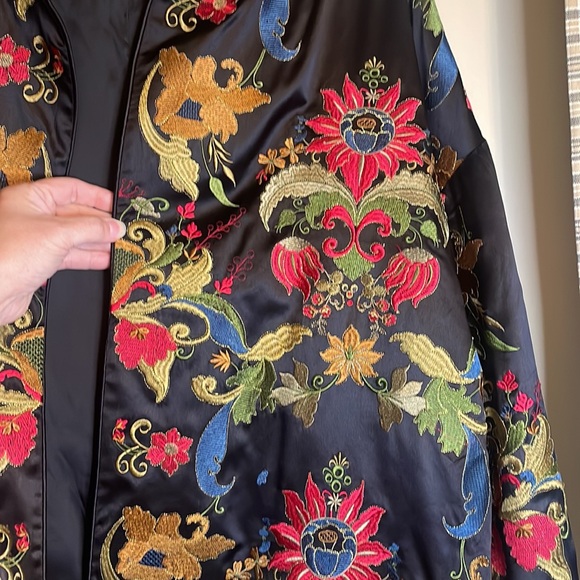 Neiman Marcus Exclusive 100% Silk, Embroidered Floral 2X Jacket - Picture 3 of 6
